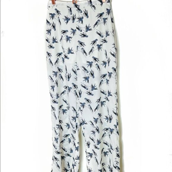 EUC Forever 21 White Birds Printed Pants Medium - Picture 2 of 7